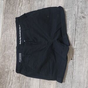 Vineyard Vines 3 1/2 inch every day short Size 4 Womens